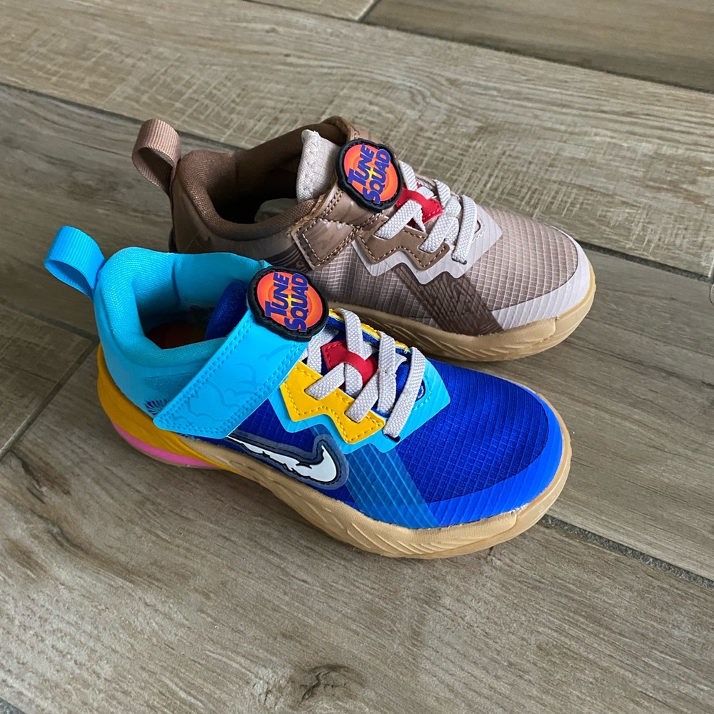 Tune squad basketball shoes